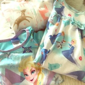 💥4 for $30💥 Frozen Pajamas💥